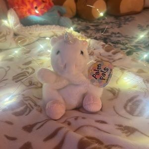Palm Pals Sassy Unicorn